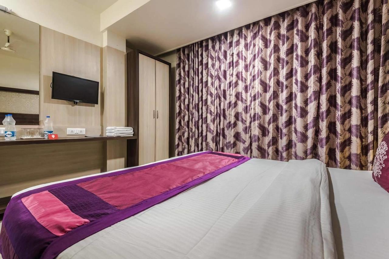 Hotel Veer Residency 판벨 외부 사진