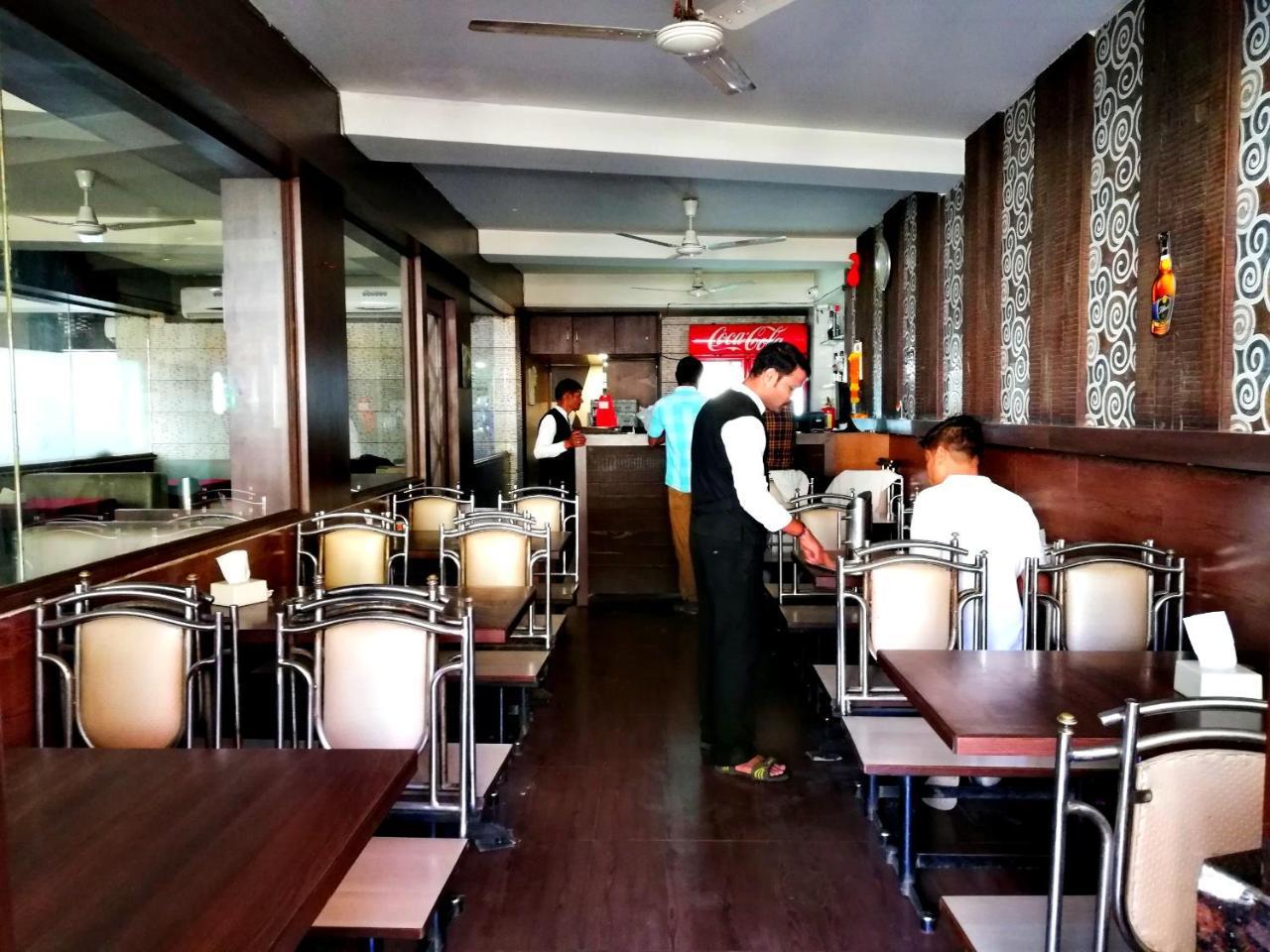 Hotel Veer Residency 판벨 외부 사진